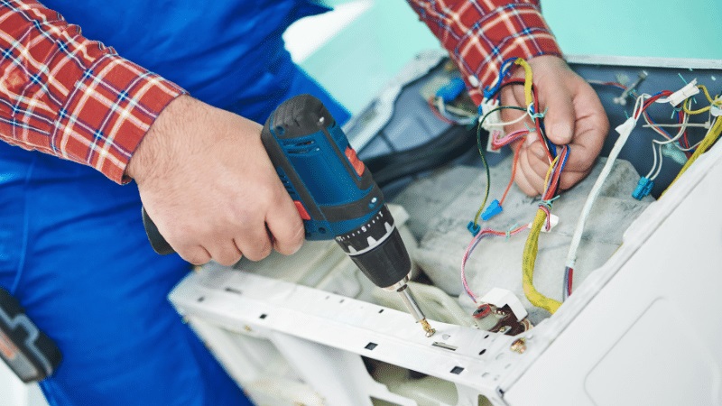 Arifiye Termodinamik Termodinamik çamaşır makinesi kart tamiri – Su almama arızası orijinal parça ile giderildi. - Teknik servis örneği